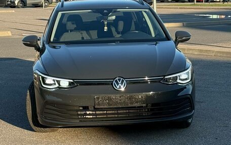 Volkswagen Golf VIII, 2021 год, 2 650 000 рублей, 2 фотография