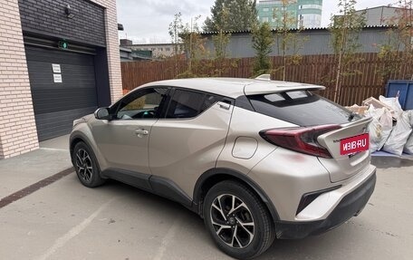 Toyota C-HR I рестайлинг, 2021 год, 2 950 000 рублей, 2 фотография
