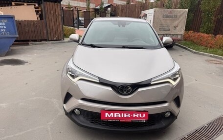 Toyota C-HR I рестайлинг, 2021 год, 2 950 000 рублей, 3 фотография