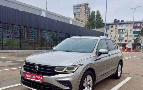 Volkswagen Tiguan II, 2021 год, 2 850 000 рублей, 3 фотография