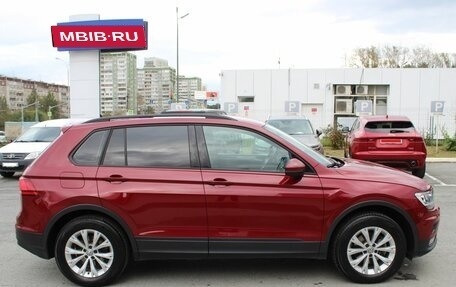 Volkswagen Tiguan II, 2020 год, 2 200 000 рублей, 4 фотография