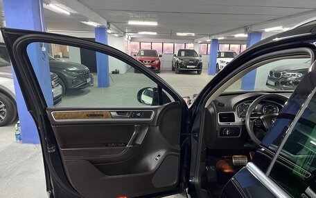 Volkswagen Touareg III, 2011 год, 2 200 000 рублей, 10 фотография
