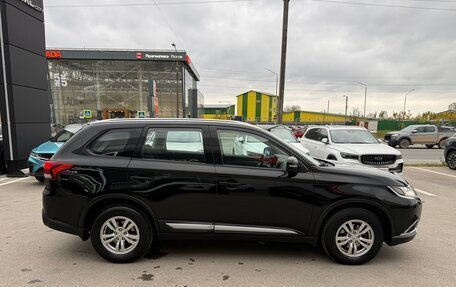 Mitsubishi Outlander III рестайлинг 3, 2015 год, 1 599 000 рублей, 5 фотография
