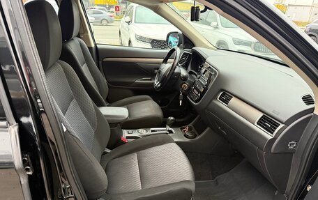 Mitsubishi Outlander III рестайлинг 3, 2015 год, 1 599 000 рублей, 12 фотография