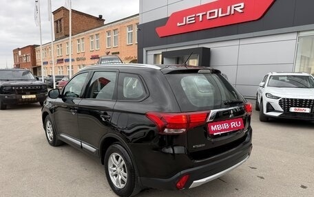 Mitsubishi Outlander III рестайлинг 3, 2015 год, 1 599 000 рублей, 9 фотография