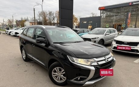 Mitsubishi Outlander III рестайлинг 3, 2015 год, 1 599 000 рублей, 3 фотография