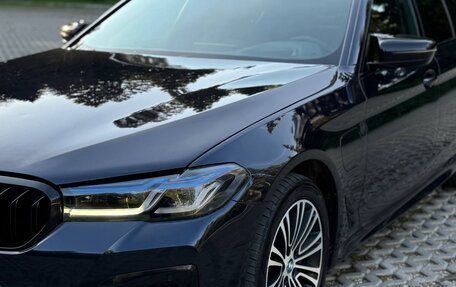 BMW 5 серия, 2018 год, 2 420 000 рублей, 7 фотография