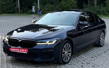 BMW 5 серия, 2018 год, 2 420 000 рублей, 2 фотография