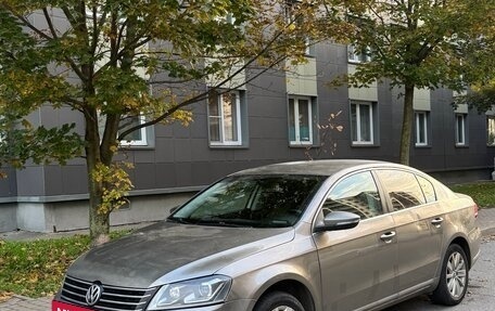 Volkswagen Passat B7, 2012 год, 699 000 рублей, 2 фотография
