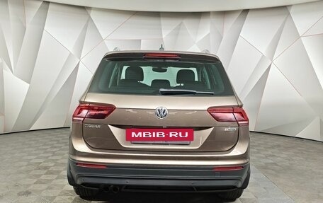 Volkswagen Tiguan II, 2018 год, 2 045 000 рублей, 8 фотография