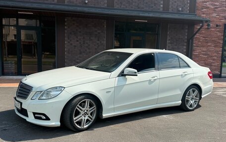 Mercedes-Benz E-Класс, 2010 год, 1 270 000 рублей, 2 фотография