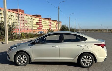 Hyundai Solaris II рестайлинг, 2018 год, 950 000 рублей, 5 фотография