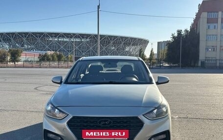 Hyundai Solaris II рестайлинг, 2018 год, 950 000 рублей, 2 фотография