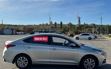 Hyundai Solaris II рестайлинг, 2018 год, 950 000 рублей, 3 фотография
