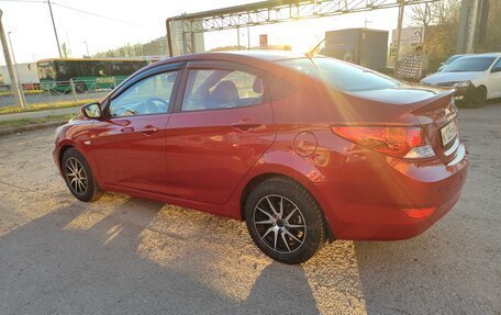 Hyundai Solaris II рестайлинг, 2011 год, 710 000 рублей, 2 фотография