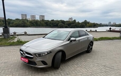 Mercedes-Benz A-Класс, 2019 год, 2 500 000 рублей, 1 фотография