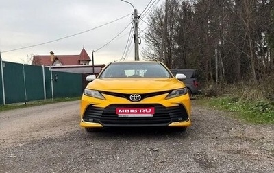 Toyota Camry, 2022 год, 1 800 000 рублей, 1 фотография