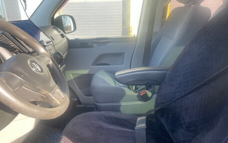 Volkswagen Caravelle T5, 2013 год, 1 450 000 рублей, 10 фотография
