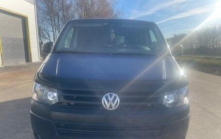 Volkswagen Caravelle T5, 2013 год, 1 450 000 рублей, 2 фотография