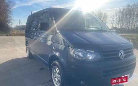Volkswagen Caravelle T5, 2013 год, 1 450 000 рублей, 3 фотография