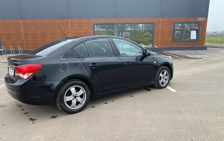 Chevrolet Cruze II, 2010 год, 760 000 рублей, 4 фотография