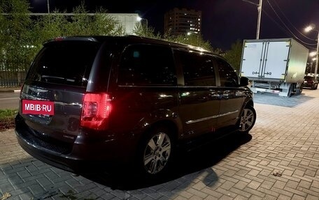 Chrysler Voyager IV, 2011 год, 1 800 000 рублей, 3 фотография