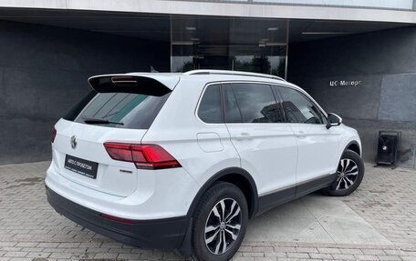 Volkswagen Tiguan II, 2019 год, 2 350 000 рублей, 2 фотография
