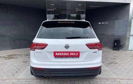 Volkswagen Tiguan II, 2019 год, 2 350 000 рублей, 3 фотография