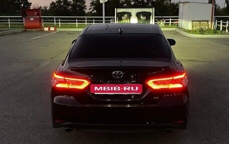 Toyota Camry, 2020 год, 2 650 000 рублей, 2 фотография