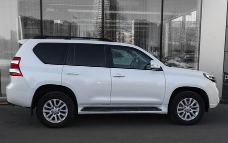 Toyota Land Cruiser Prado 150 рестайлинг, 2014 год, 3 298 000 рублей, 4 фотография