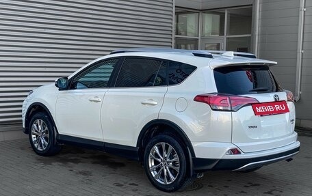 Toyota RAV4, 2017 год, 2 990 000 рублей, 7 фотография