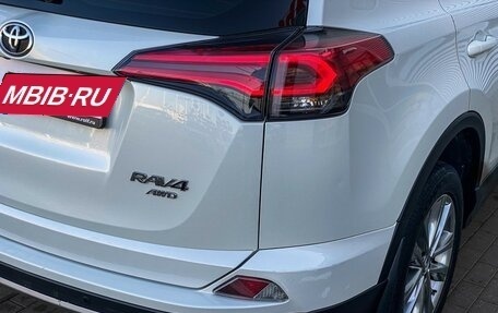 Toyota RAV4, 2017 год, 2 990 000 рублей, 8 фотография