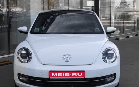 Volkswagen Beetle, 2015 год, 1 798 000 рублей, 2 фотография