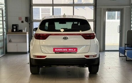 KIA Sportage IV рестайлинг, 2018 год, 2 050 000 рублей, 3 фотография