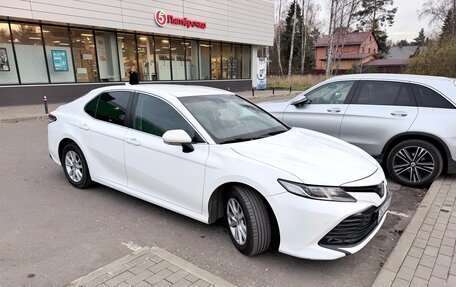 Toyota Camry, 2019 год, 2 000 000 рублей, 3 фотография
