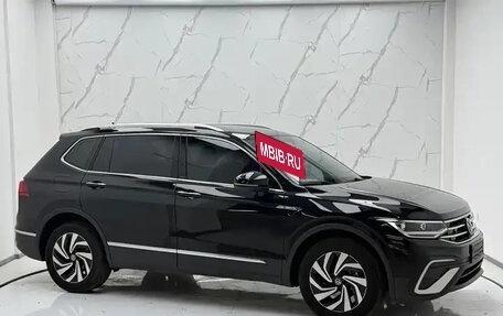 Volkswagen Tiguan II, 2023 год, 2 138 000 рублей, 4 фотография