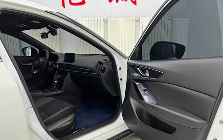 Mazda CX-4, 2023 год, 1 770 000 рублей, 12 фотография