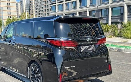 Toyota Alphard, 2025 год, 10 200 018 рублей, 3 фотография