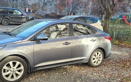 Hyundai Solaris II рестайлинг, 2021 год, 1 650 000 рублей, 2 фотография