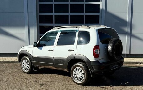 Chevrolet Niva I рестайлинг, 2016 год, 600 000 рублей, 3 фотография