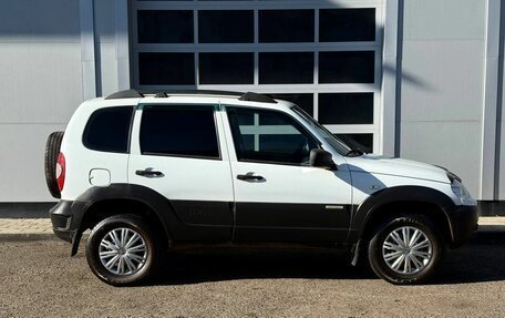 Chevrolet Niva I рестайлинг, 2016 год, 600 000 рублей, 6 фотография