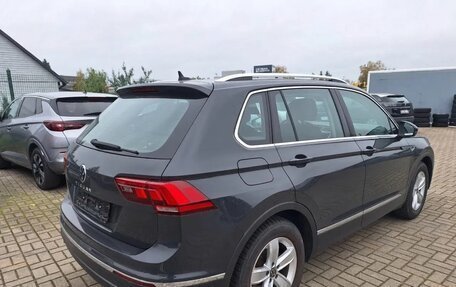 Volkswagen Tiguan II, 2022 год, 2 292 000 рублей, 4 фотография