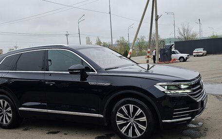 Volkswagen Touareg III, 2018 год, 3 550 000 рублей, 2 фотография