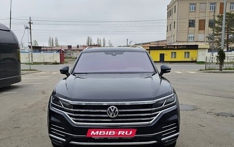 Volkswagen Touareg III, 2018 год, 3 550 000 рублей, 4 фотография
