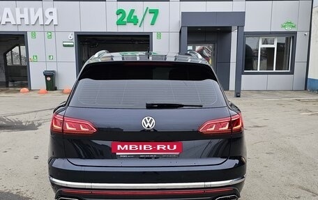 Volkswagen Touareg III, 2018 год, 3 550 000 рублей, 3 фотография