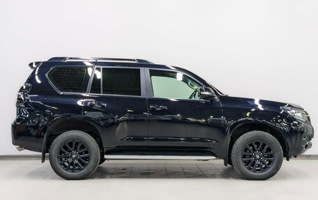 Toyota Land Cruiser Prado 150 рестайлинг, 2021 год, 5 630 000 рублей, 4 фотография