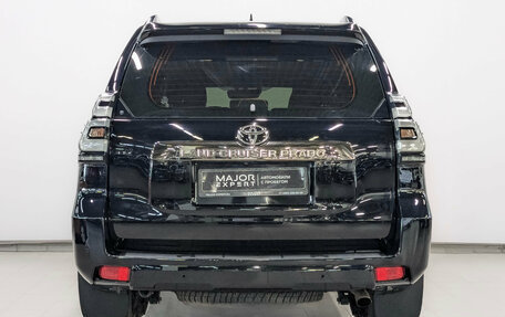 Toyota Land Cruiser Prado 150 рестайлинг, 2021 год, 5 630 000 рублей, 6 фотография