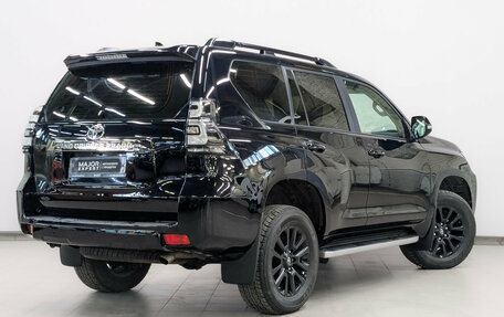 Toyota Land Cruiser Prado 150 рестайлинг, 2021 год, 5 630 000 рублей, 5 фотография