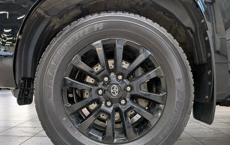 Toyota Land Cruiser Prado 150 рестайлинг, 2021 год, 5 630 000 рублей, 12 фотография