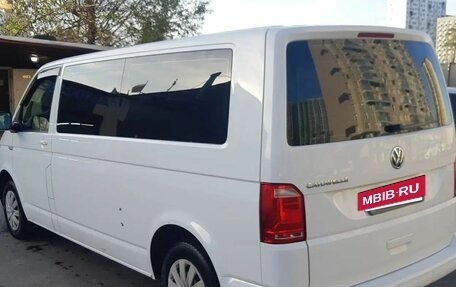 Volkswagen Caravelle T6 рестайлинг, 2019 год, 2 900 000 рублей, 5 фотография